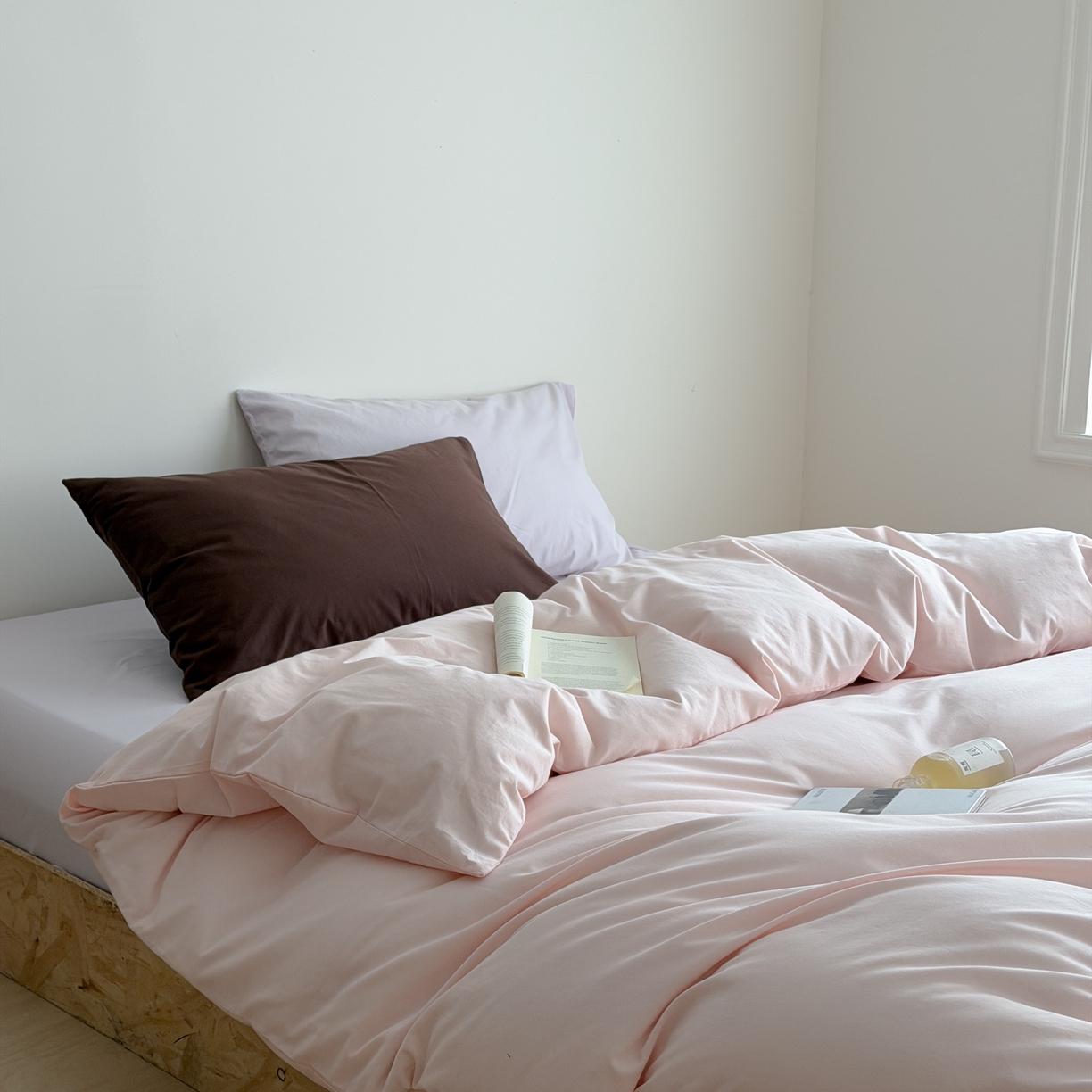 91家纺网 家纺一手货源 找家纺 蜜宿 2026新款纯色混搭全棉纯棉40s水洗棉四件套 粉色星球（枕套可可棕+淡粉）