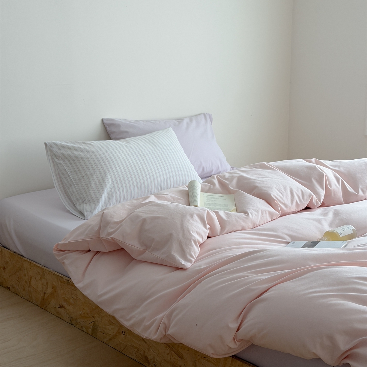 91家纺网 家纺一手货源 找家纺 蜜宿 2026新款纯色混搭全棉纯棉40s水洗棉四件套 粉色星球（枕套可可棕+淡粉）