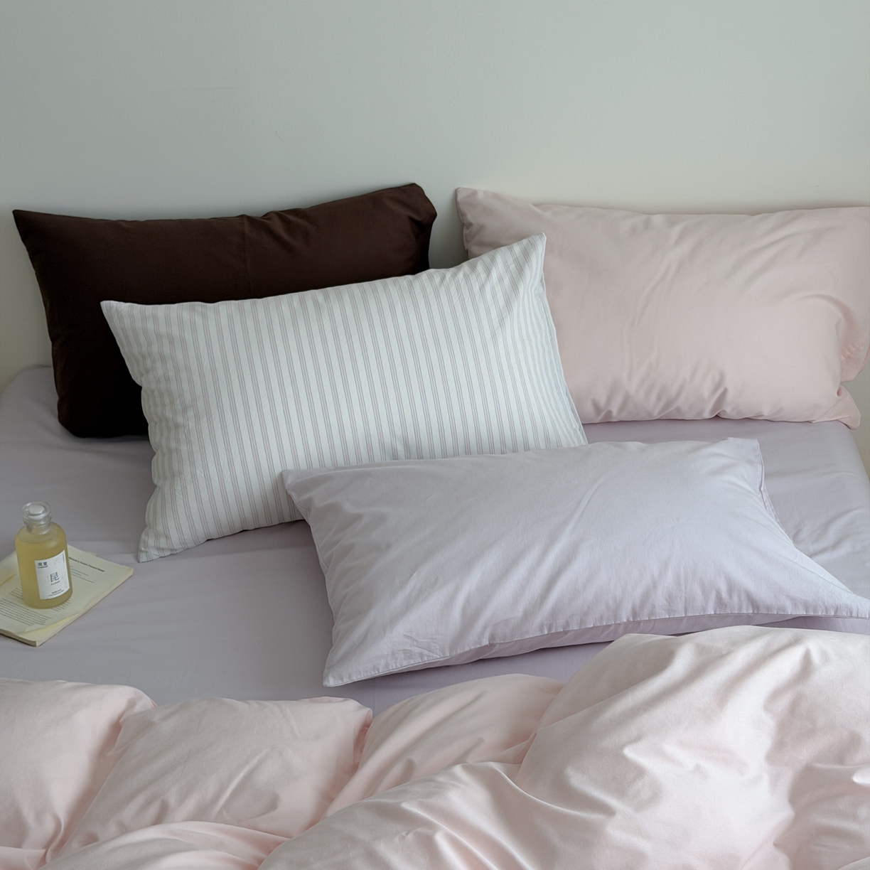 91家纺网 家纺一手货源 找家纺 蜜宿 2026新款纯色混搭全棉纯棉40s水洗棉四件套 粉色星球（枕套可可棕+风信紫）