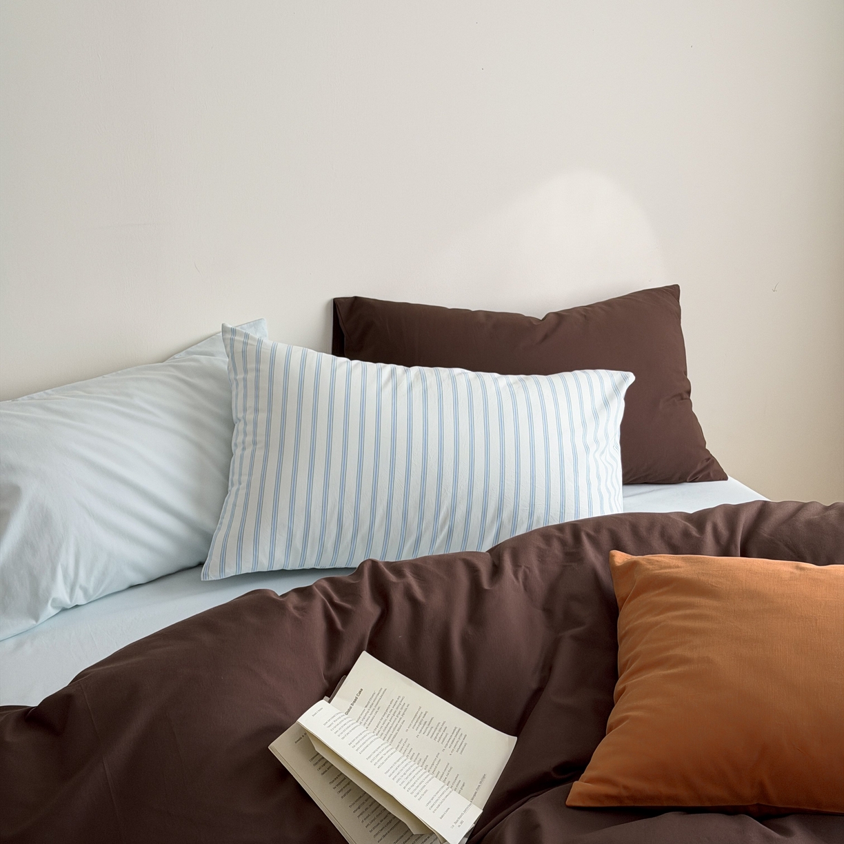 91家纺网 家纺一手货源 找家纺 蜜宿 2026新款纯色混搭全棉纯棉40s水洗棉四件套 海盐栗子（枕套混搭）