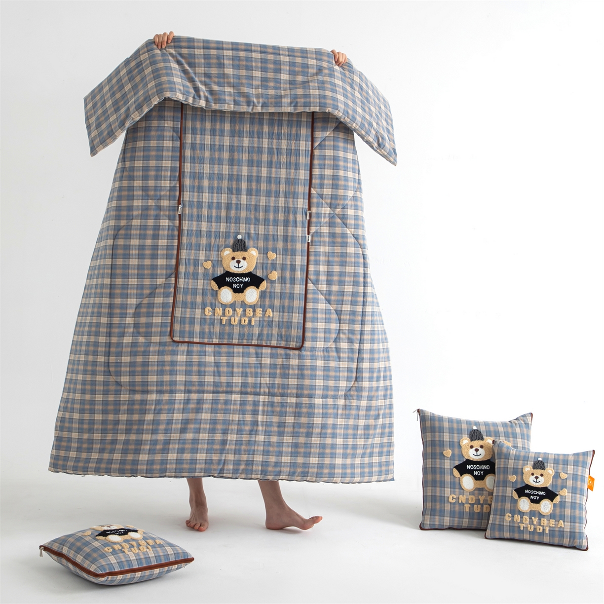 91家纺网 家纺一手货源 找家纺 （总）宝马家纺（原梦童画） 2026新款全棉色织帽子熊抱枕被