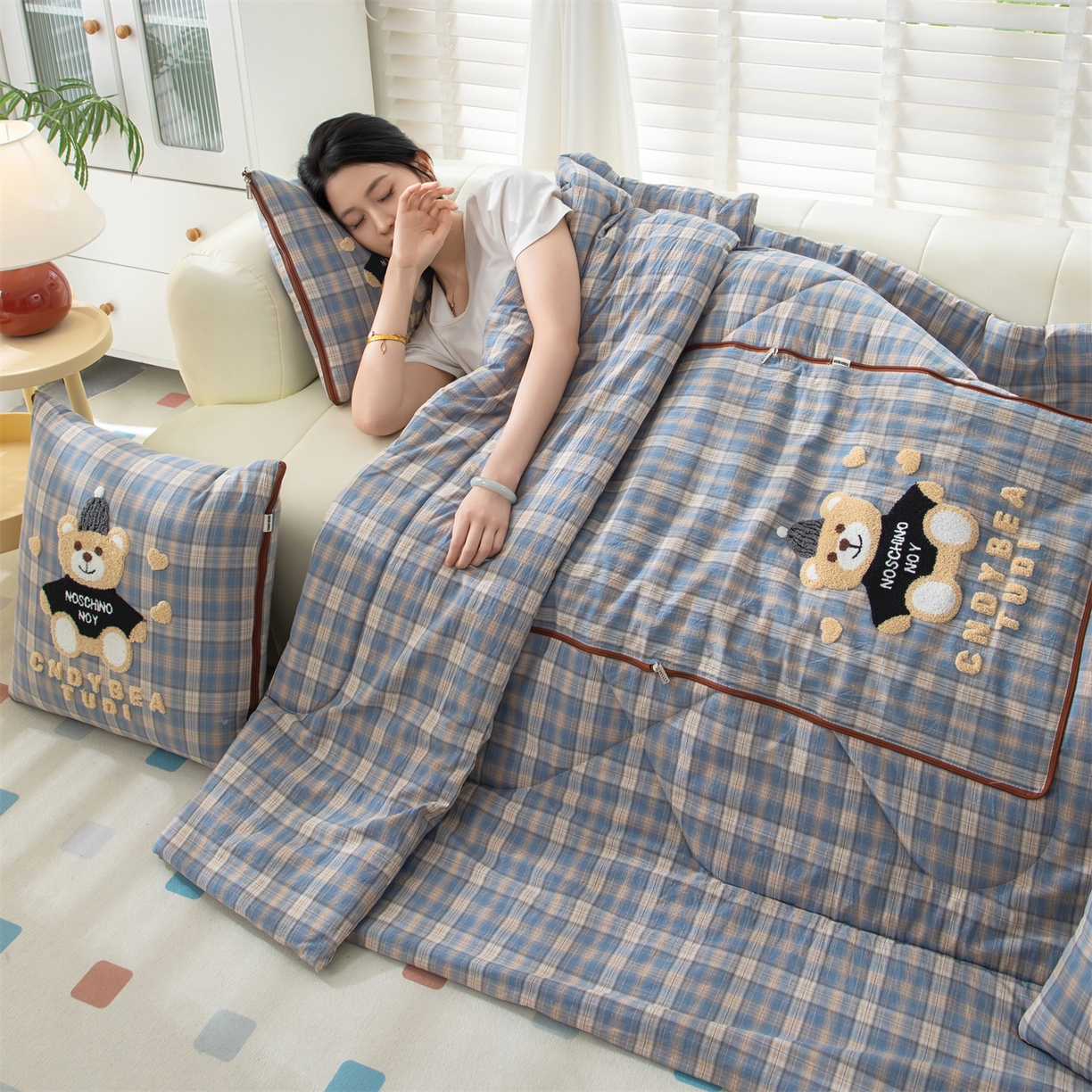 91家纺网 家纺一手货源 找家纺 （总）宝马家纺（原梦童画） 2026新款全棉色织帽子熊抱枕被