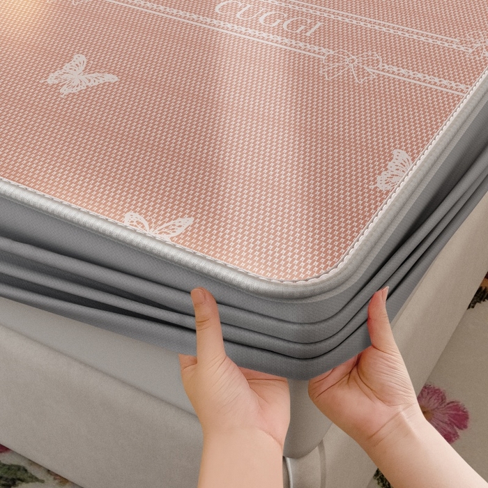 91家纺网 家纺一手货源 找家纺 福来临家纺 2026新款印花冰丝席席子凉席-床席款床笠款 蝴蝶粉-床笠款