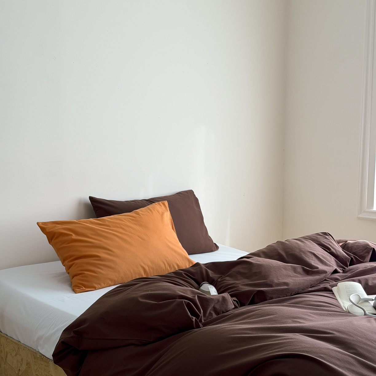 91家纺网 家纺一手货源 找家纺 蜜宿 2026新款纯色混搭全棉纯棉40s水洗棉四件套 海盐栗子（枕套蓝绿竖条+气泡绿）