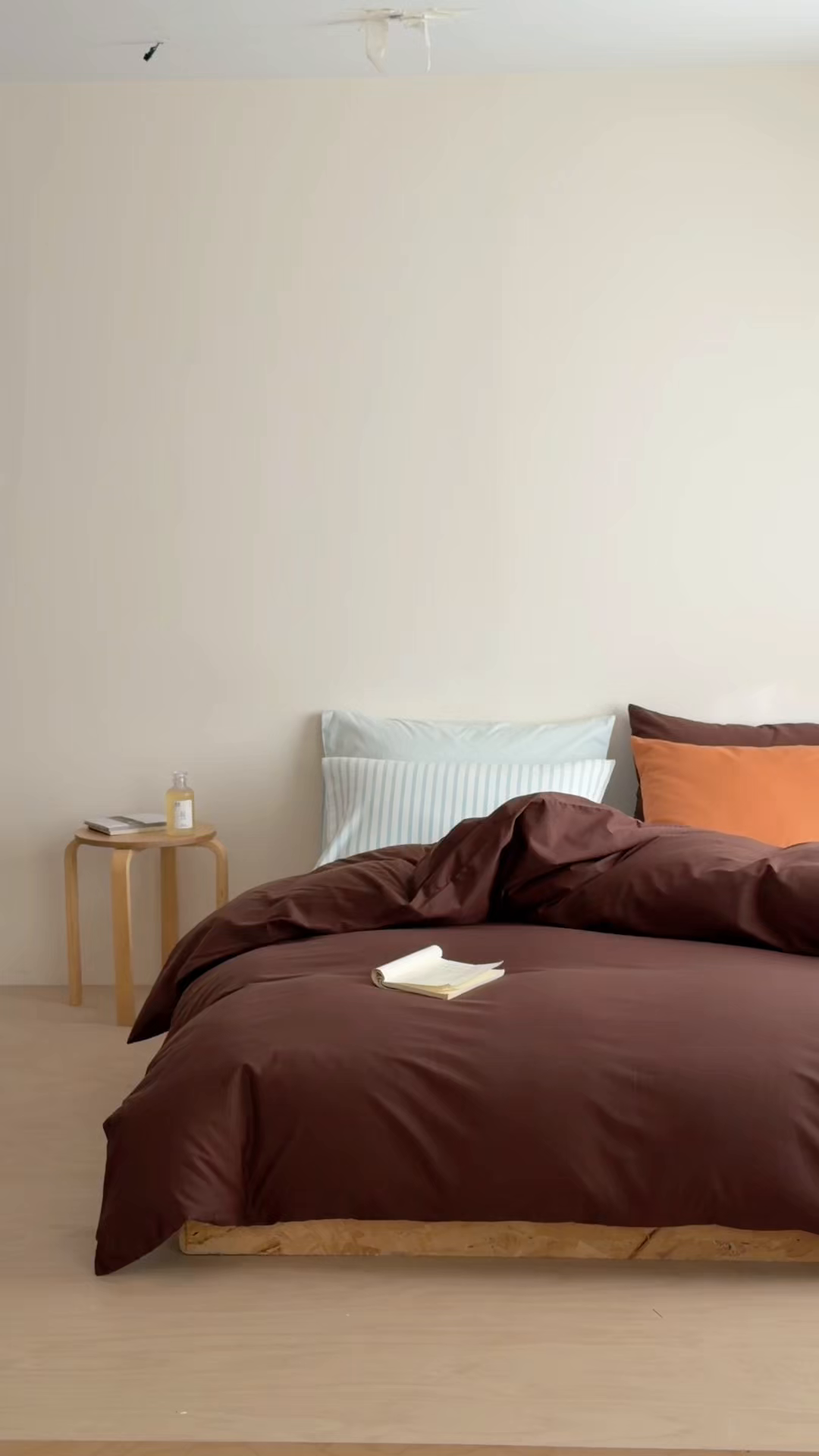 91家纺网 家纺一手货源 找家纺 蜜宿 2026新款纯色混搭全棉纯棉40s水洗棉四件套 海盐栗子（枕套南瓜泥+可可棕）