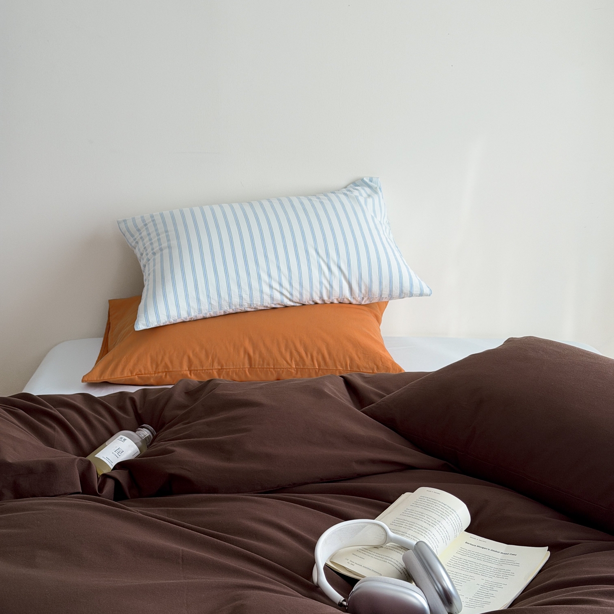 91家纺网 家纺一手货源 找家纺 蜜宿 2026新款纯色混搭全棉纯棉40s水洗棉四件套 海盐栗子（枕套南瓜泥+气泡绿）