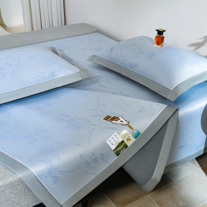 91家纺网 家纺一手货源 找家纺 小牛席业 2026新款【实拍风格】牡丹画蔓大提花冰丝席凉席竹席藤席冰藤席乳胶席豆豆席 蓝色