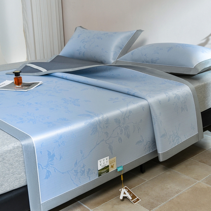 91家纺网 家纺一手货源 找家纺 小牛席业 2026新款【实拍风格】牡丹画蔓大提花冰丝席凉席竹席藤席冰藤席乳胶席豆豆席 蓝色