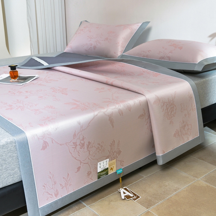 91家纺网 家纺一手货源 找家纺 小牛席业 2026新款【实拍风格】牡丹画蔓大提花冰丝席凉席竹席藤席冰藤席乳胶席豆豆席 粉色