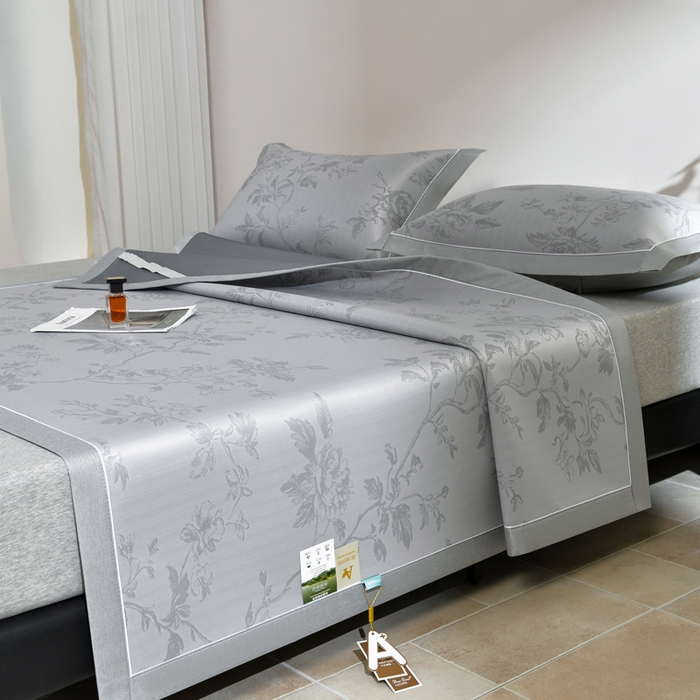 91家纺网 家纺一手货源 找家纺 小牛席业 2026新款【实拍风格】牡丹画蔓大提花冰丝席凉席竹席藤席冰藤席乳胶席豆豆席 灰色