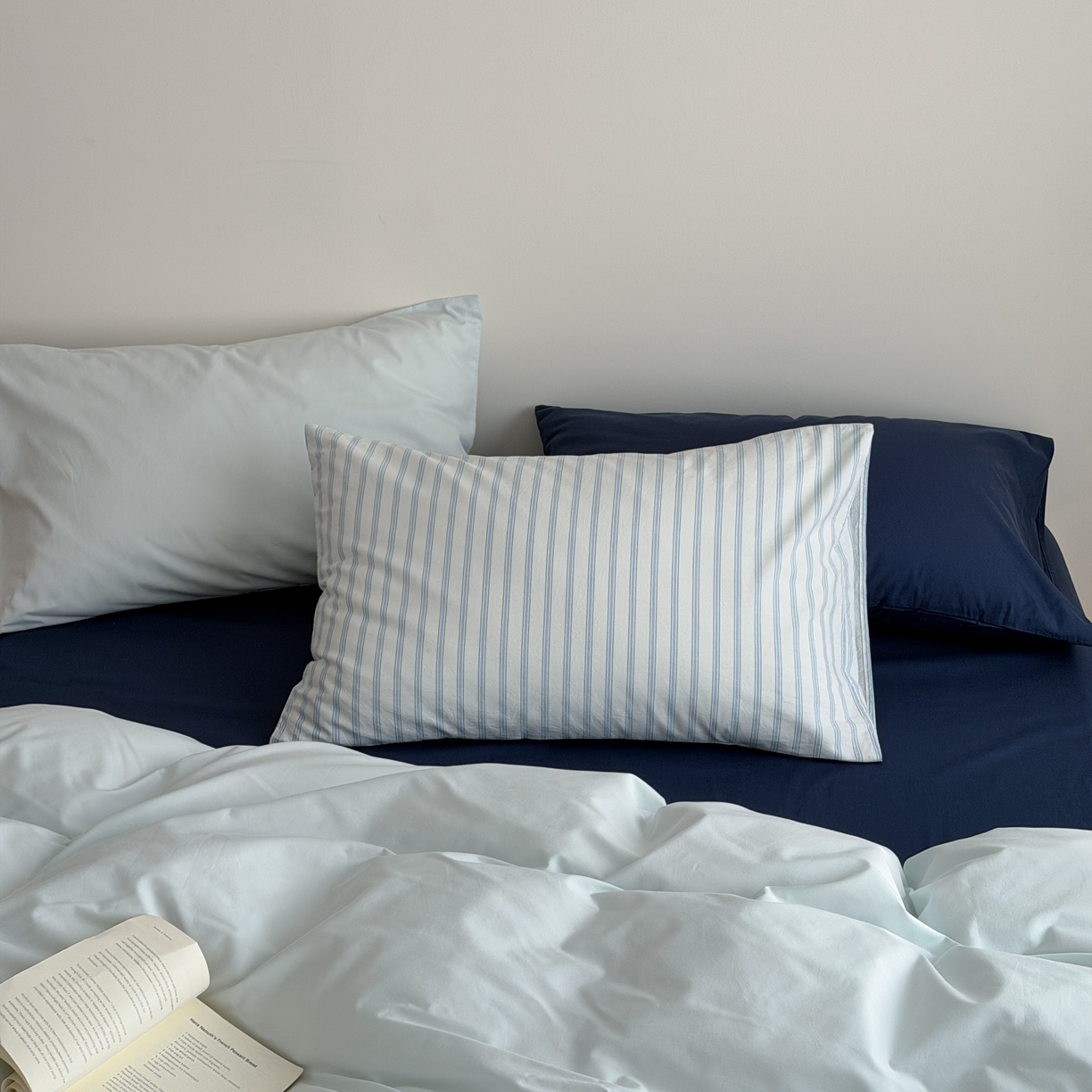 91家纺网 家纺一手货源 找家纺 蜜宿 2026新款纯色混搭全棉纯棉40s水洗棉四件套 气泡森林（枕套蓝绿竖条+海蓝）