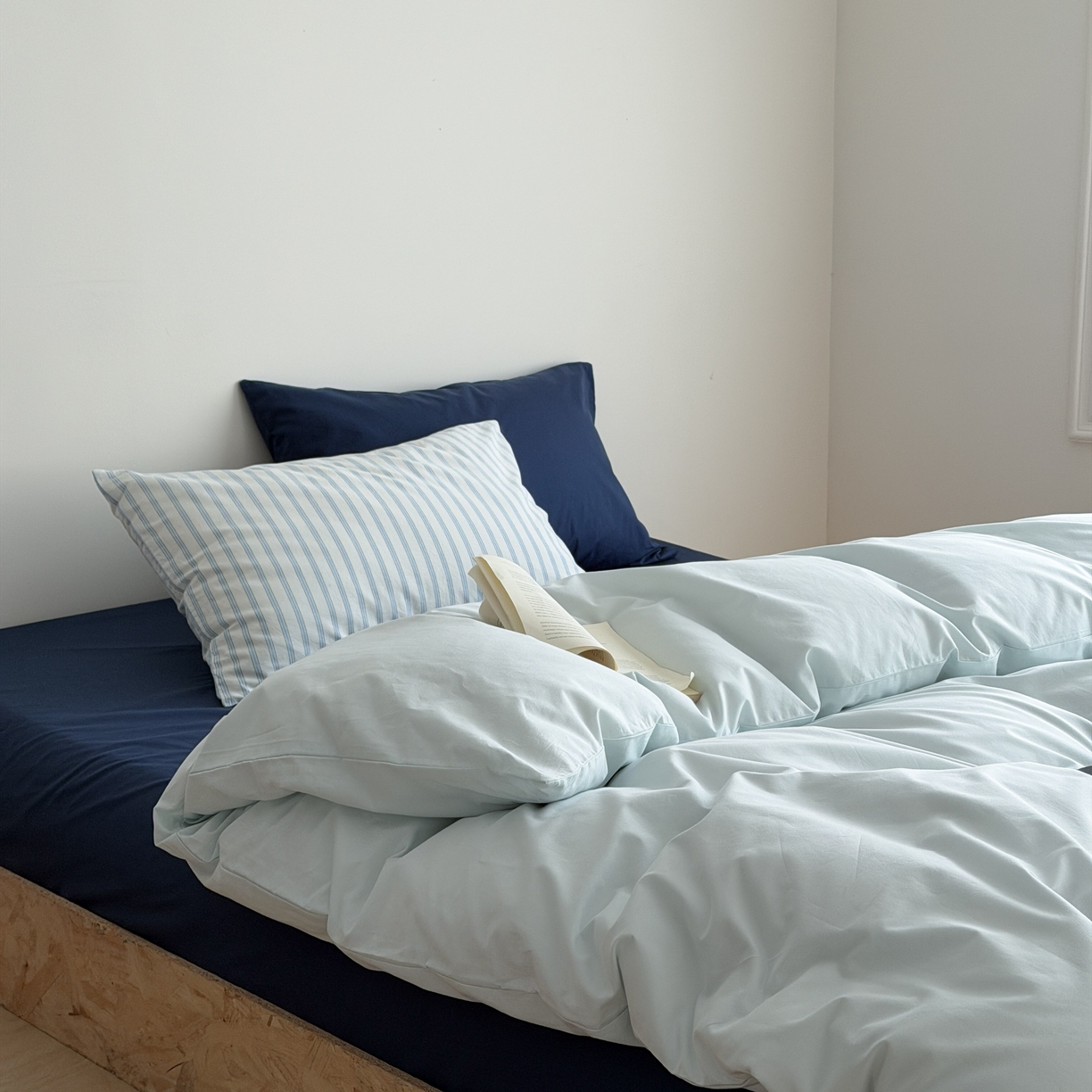 91家纺网 家纺一手货源 找家纺 蜜宿 2026新款纯色混搭全棉纯棉40s水洗棉四件套 气泡森林（枕套蓝绿竖条+气泡绿）