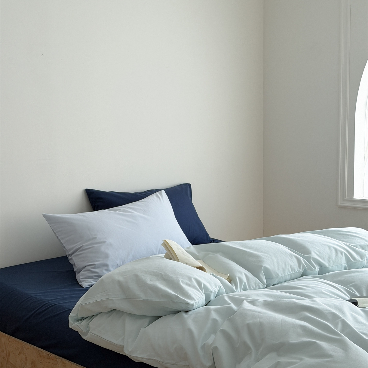 91家纺网 家纺一手货源 找家纺 蜜宿 2026新款纯色混搭全棉纯棉40s水洗棉四件套 气泡森林（枕套微蓝+海蓝）