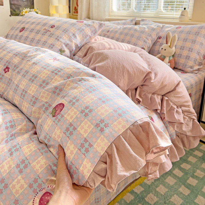 91家纺网 家纺一手货源 找家纺 纽缦家纺 2026新款云感提花双层纱韩版床单三件套四件套 有草莓的地方