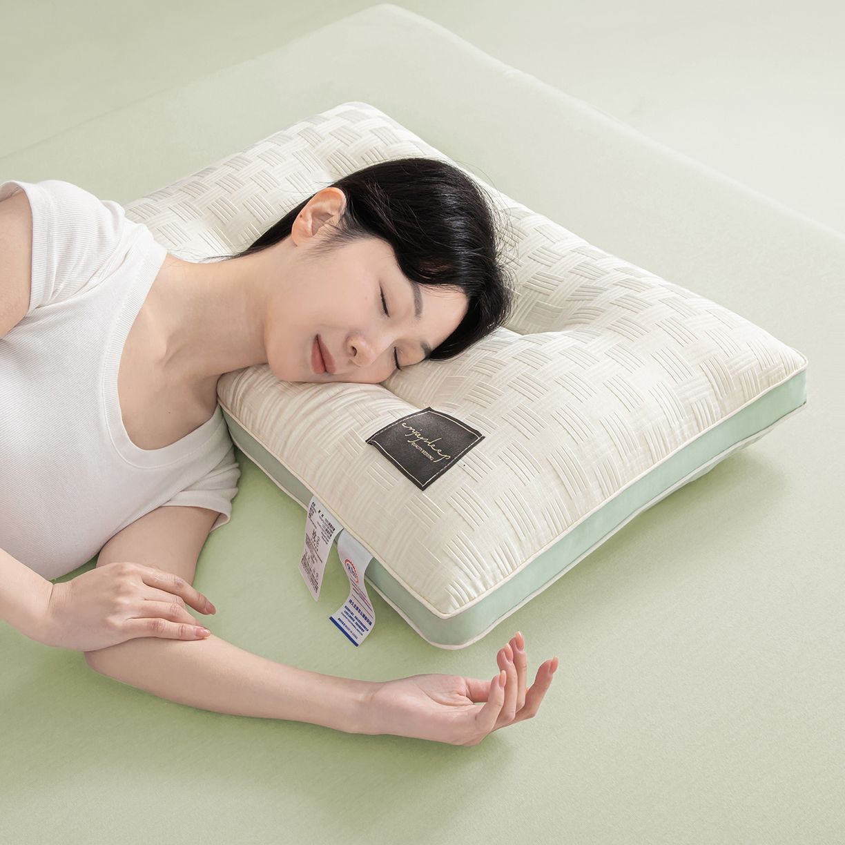 91家纺网 家纺一手货源 找家纺 （总）贵夫人 2026春夏新款黑标压花分区枕 枕头枕芯