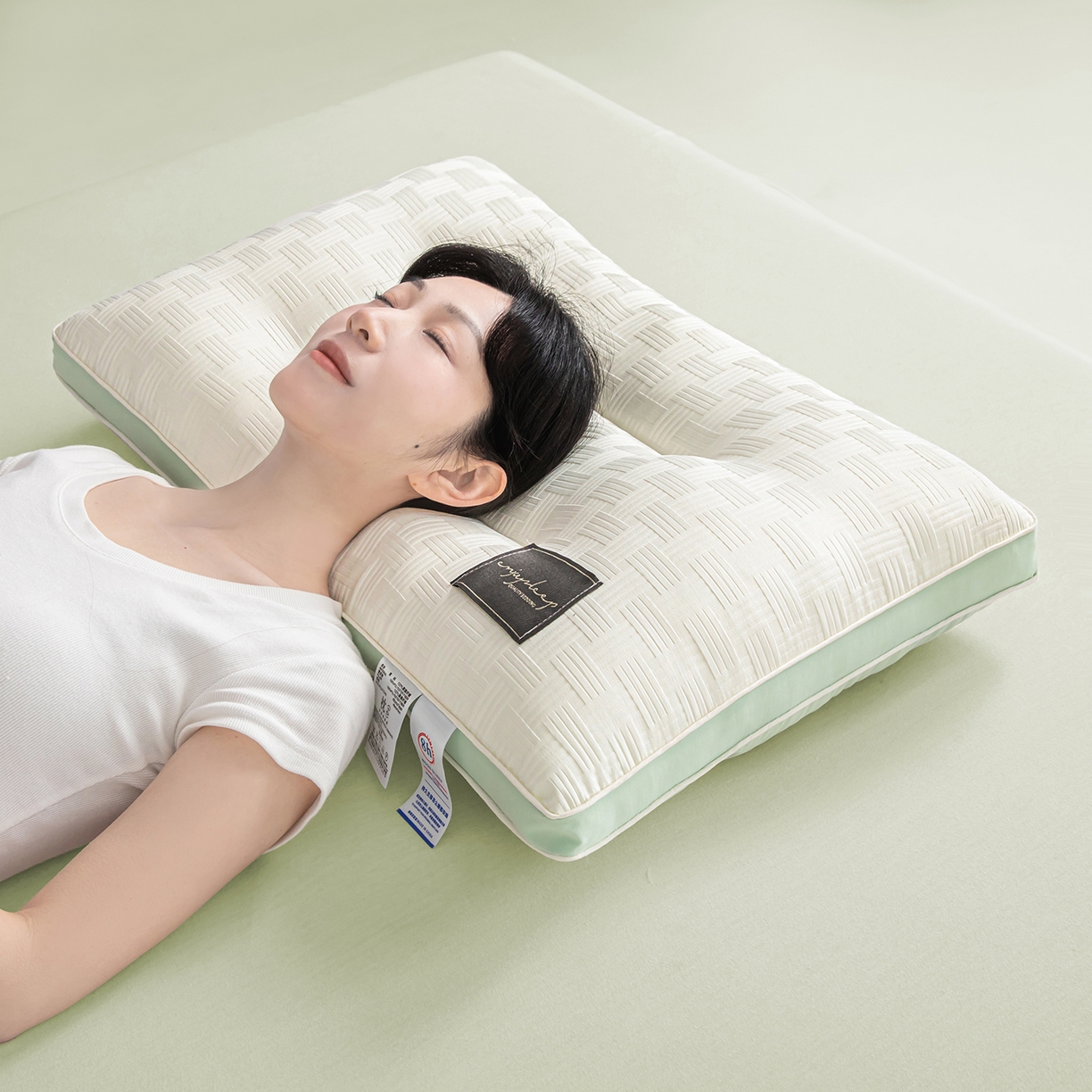 91家纺网 家纺一手货源 找家纺 （总）贵夫人 2026春夏新款黑标压花分区枕 枕头枕芯