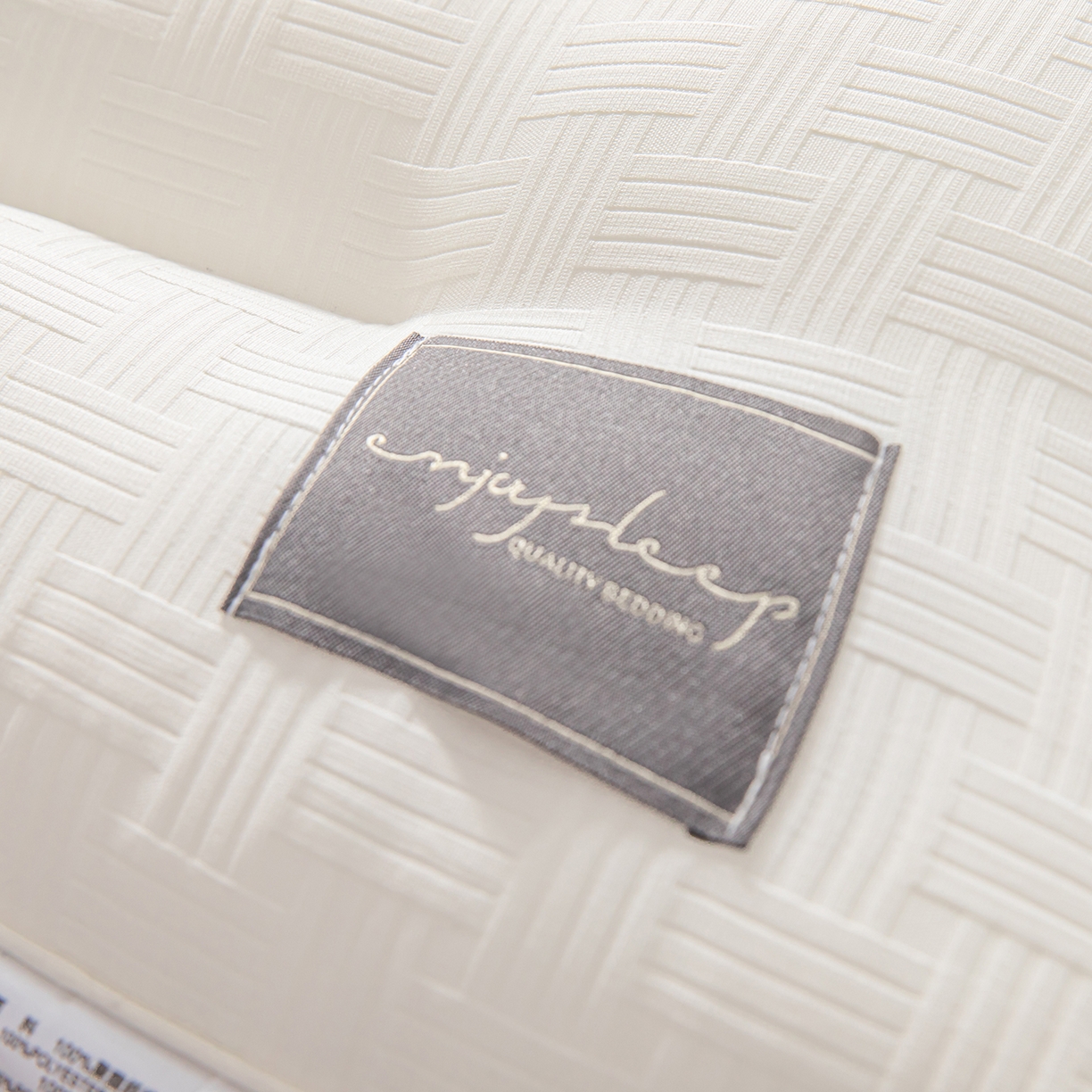 91家纺网 家纺一手货源 找家纺 （总）贵夫人 2026春夏新款黑标压花分区枕 枕头枕芯