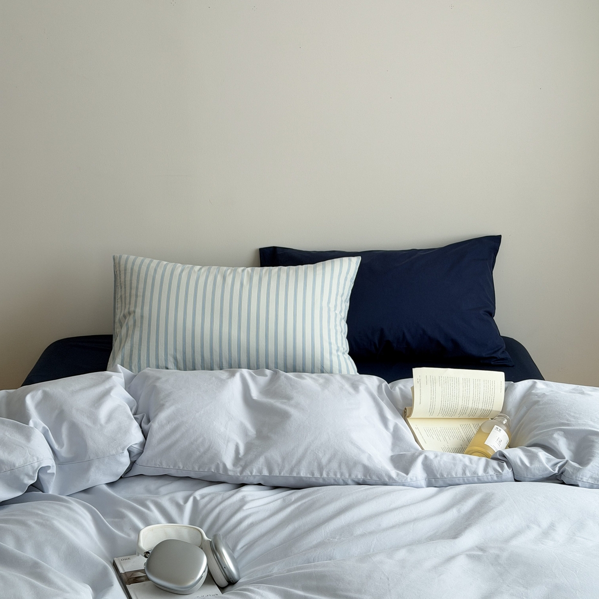 91家纺网 家纺一手货源 找家纺 蜜宿 2026新款纯色混搭全棉纯棉40s水洗棉四件套 深海微光（枕套气泡绿+海蓝）