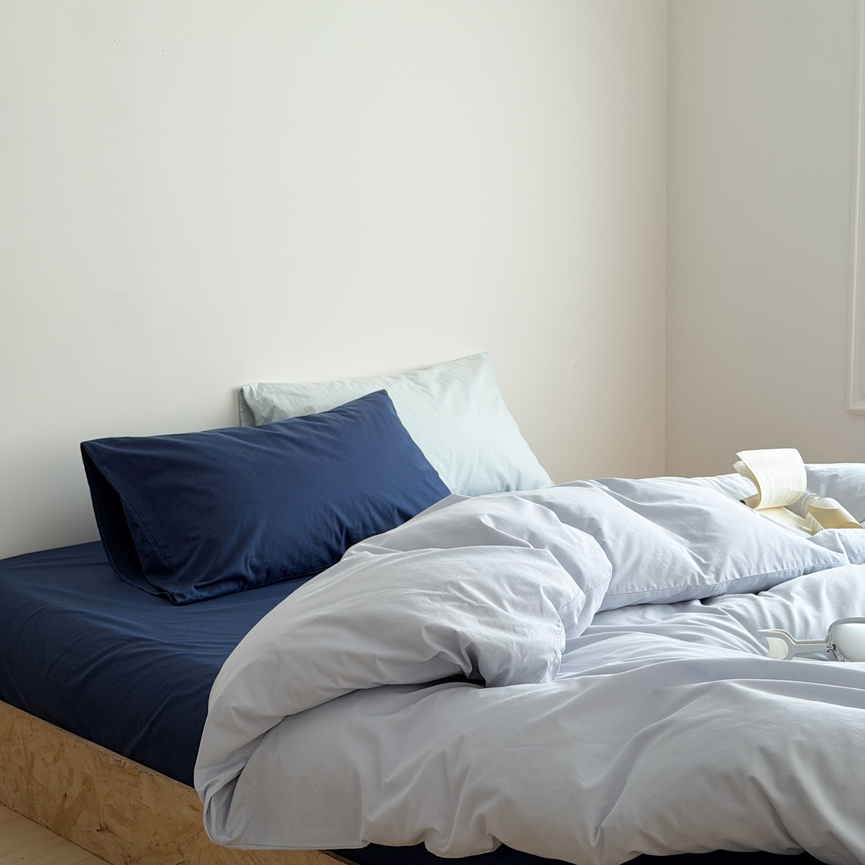 91家纺网 家纺一手货源 找家纺 蜜宿 2026新款纯色混搭全棉纯棉40s水洗棉四件套 深海微光（枕套气泡绿+海蓝）