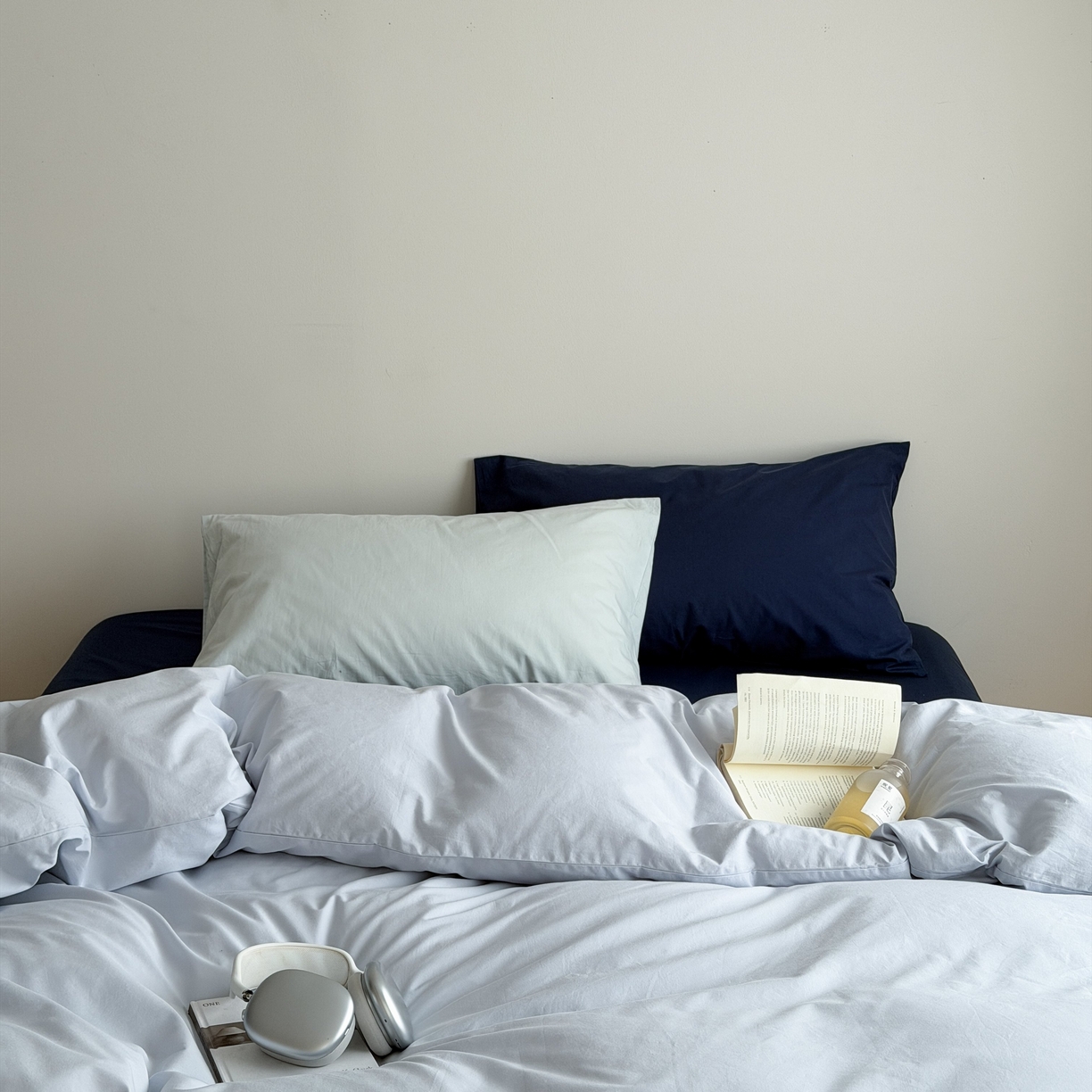 91家纺网 家纺一手货源 找家纺 蜜宿 2026新款纯色混搭全棉纯棉40s水洗棉四件套 深海微光（枕套气泡绿+海蓝）