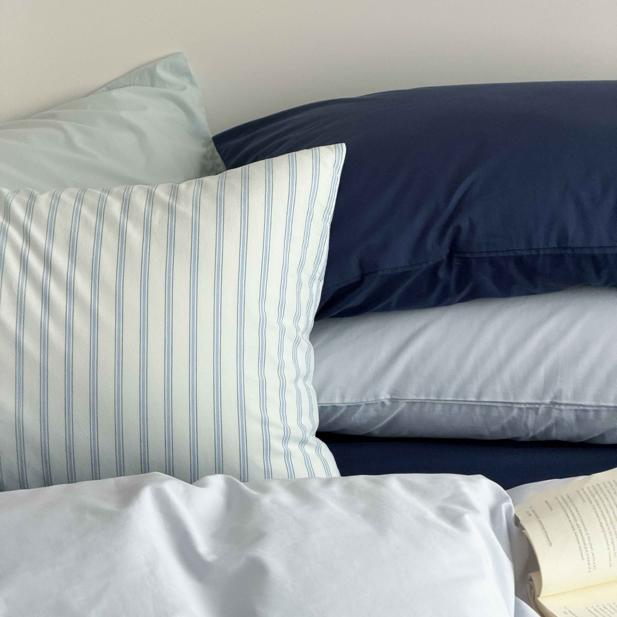 91家纺网 家纺一手货源 找家纺 蜜宿 2026新款纯色混搭全棉纯棉40s水洗棉四件套 深海微光（枕套微蓝+气泡绿）