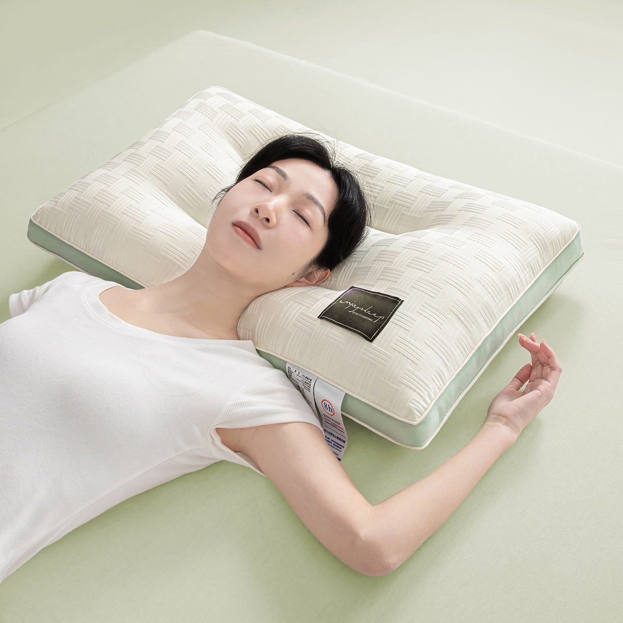 91家纺网 家纺一手货源 找家纺 贵夫人 2026春夏新款黑标压花分区枕 枕头枕芯 单只高枕