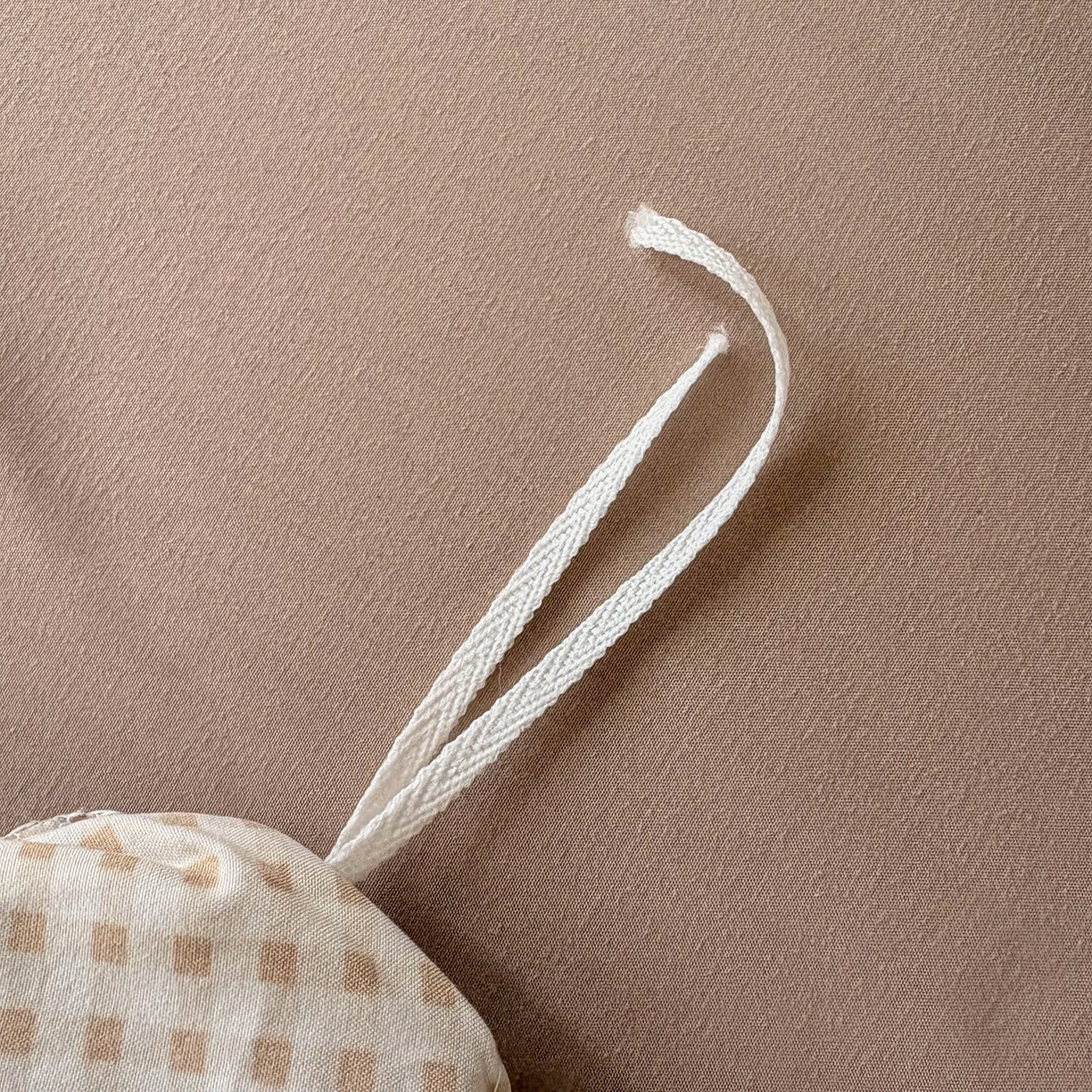 91家纺网 家纺一手货源 找家纺 铠畅 2026春夏新款锦朵系列 韩版水洗棉小清新古棉床单床笠四件套 锦朵 咖格喵语