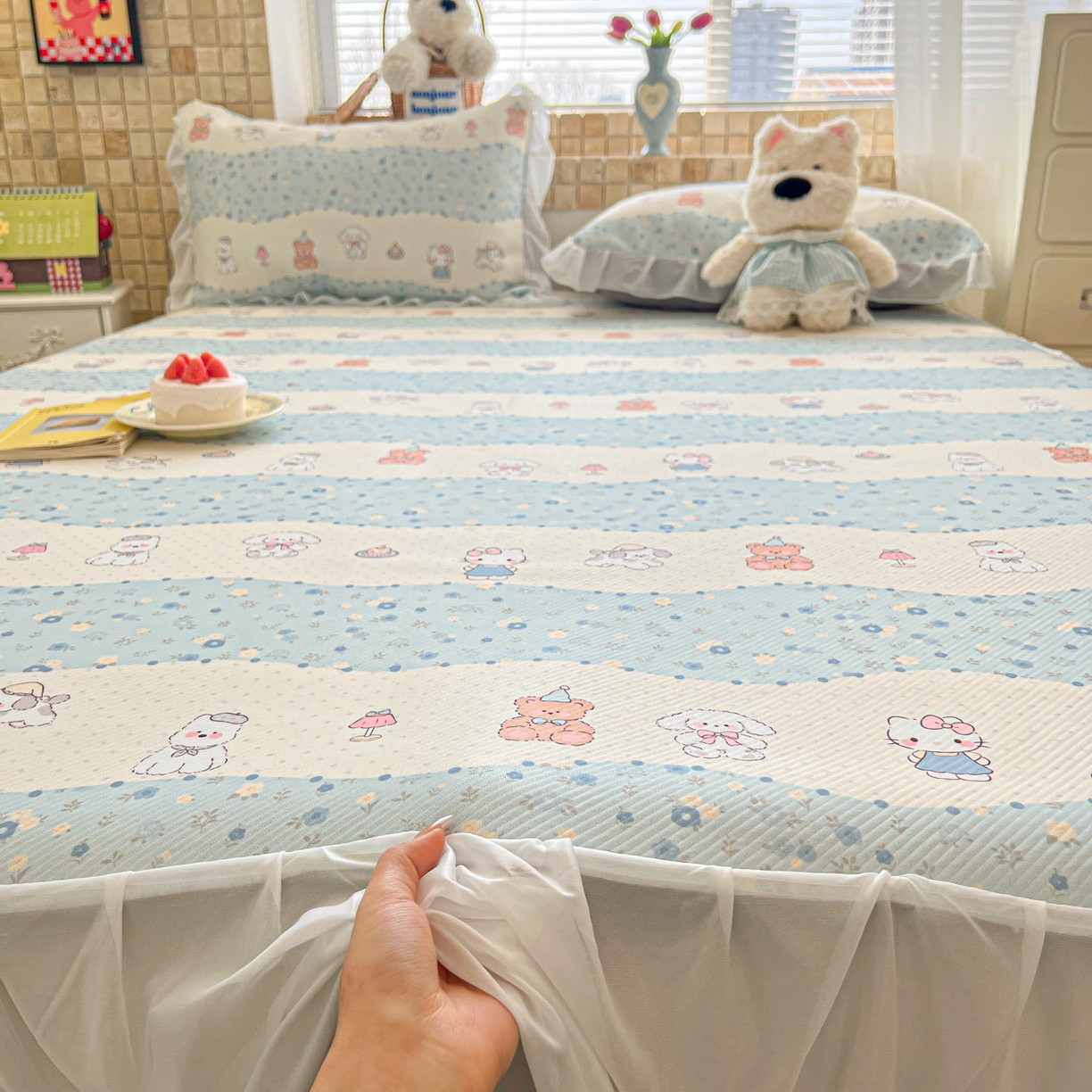 91家纺网 家纺一手货源 找家纺 川悦生活 2026新款雪纺冰丝床裙凉席三件套 床裙花田乐园