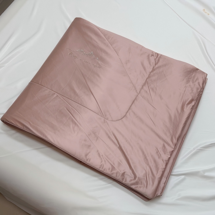 91家纺网 家纺一手货源 找家纺 （总）申龙家纺  2026新款亮丝冰雕丝绸凉感丝夏凉被