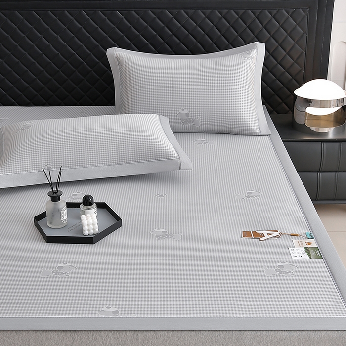 91家纺网 家纺一手货源 找家纺 （总）小牛席业 2026新款【实拍风格】双PE高凉感-腊肠狗格纹提花冰丝席凉席竹席藤席冰藤席乳胶席豆豆席