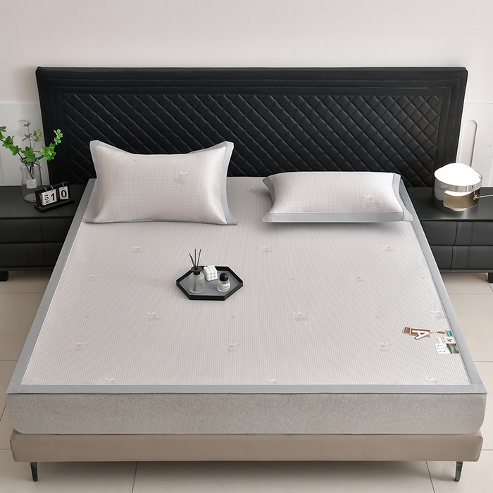 91家纺网 家纺一手货源 找家纺 小牛席业 2026新款【实拍风格】双PE高凉感-腊肠狗格纹提花冰丝席凉席竹席藤席冰藤席乳胶席豆豆席 香槟