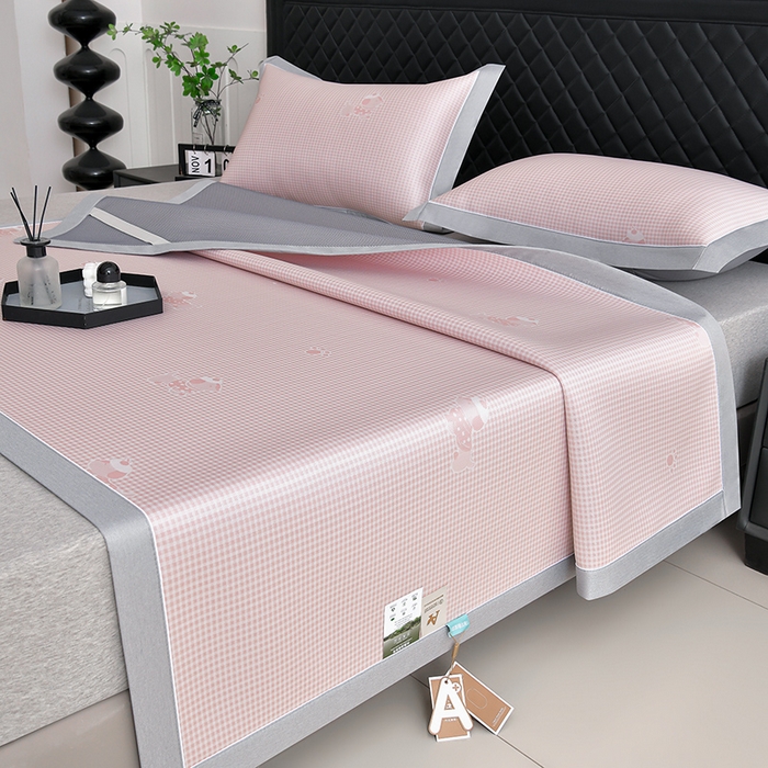 91家纺网 家纺一手货源 找家纺 （总）小牛席业 2026新款【实拍风格】双PE高凉感-腊肠狗格纹提花冰丝席凉席竹席藤席冰藤席乳胶席豆豆席