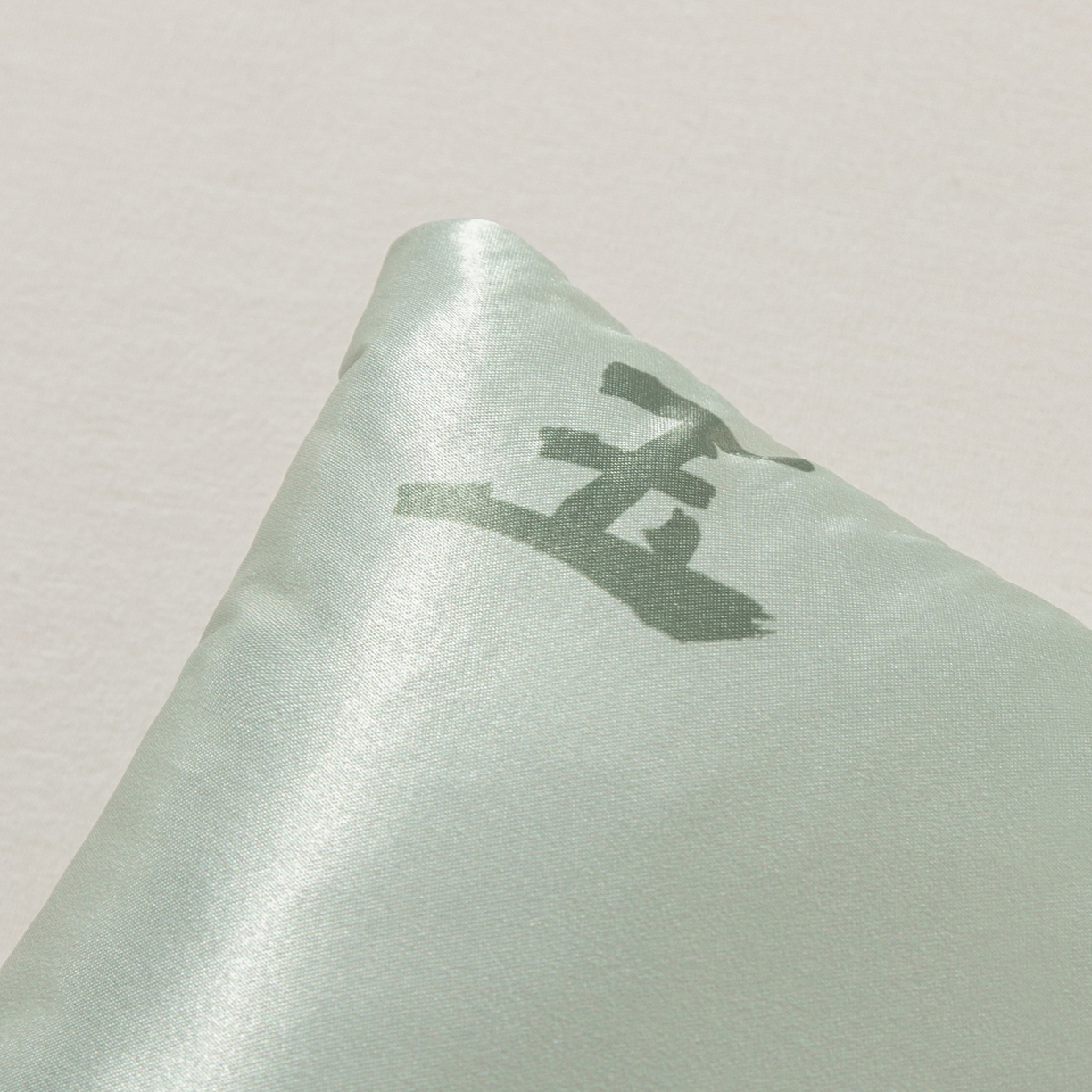 91家纺网 家纺一手货源 找家纺 贵夫人 2026春夏新款玉石养生枕 枕头枕芯 单只玉石养生枕