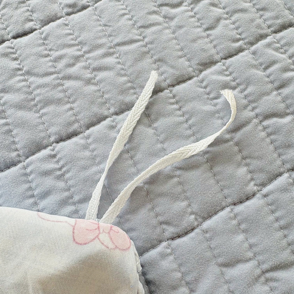 91家纺网 家纺一手货源 找家纺 铠畅 2026春夏新款锦朵系列 韩版水洗棉小清新古棉床单床笠四件套 锦朵 云格甜喵