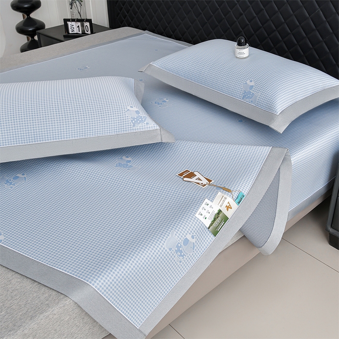 91家纺网 家纺一手货源 找家纺 小牛席业 2026新款【实拍风格】双PE高凉感-腊肠狗格纹提花冰丝席凉席竹席藤席冰藤席乳胶席豆豆席 蓝色