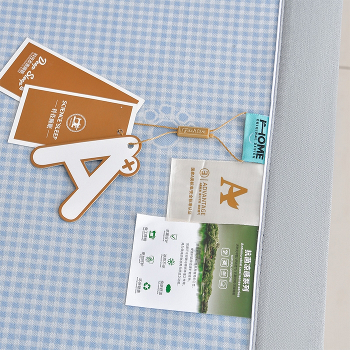 91家纺网 家纺一手货源 找家纺 小牛席业 2026新款【实拍风格】双PE高凉感-腊肠狗格纹提花冰丝席凉席竹席藤席冰藤席乳胶席豆豆席 蓝色