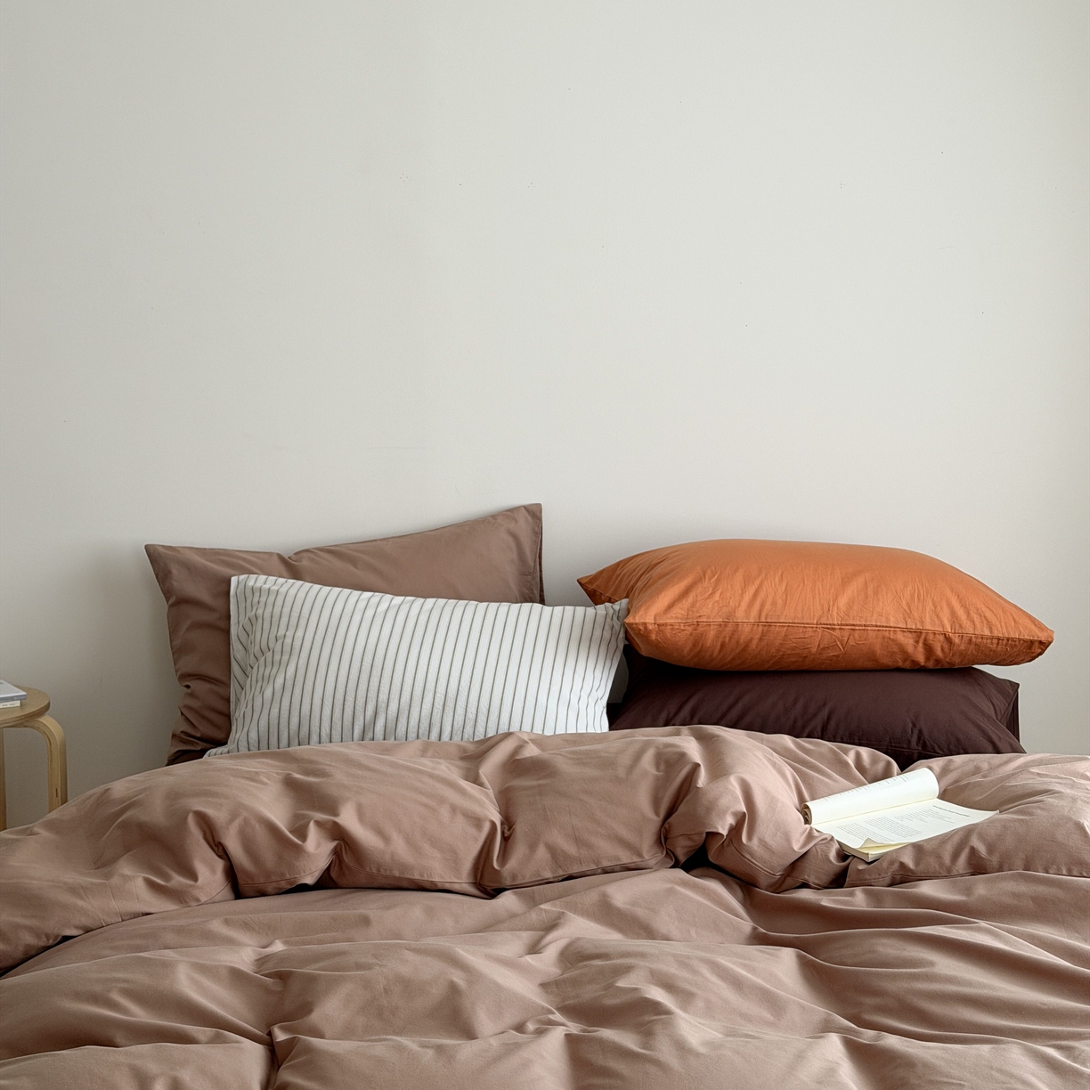 91家纺网 家纺一手货源 找家纺 蜜宿 2026新款纯色混搭全棉纯棉40s水洗棉四件套 脏脏茶棕（枕套混搭）