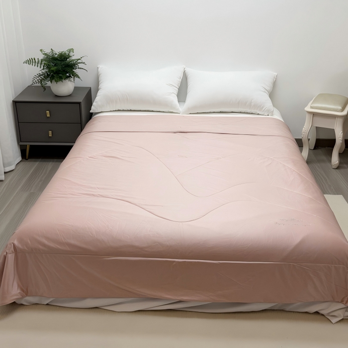 91家纺网 家纺一手货源 找家纺 申龙家纺  2026新款亮丝冰雕丝绸凉感丝夏凉被 浅茜玉