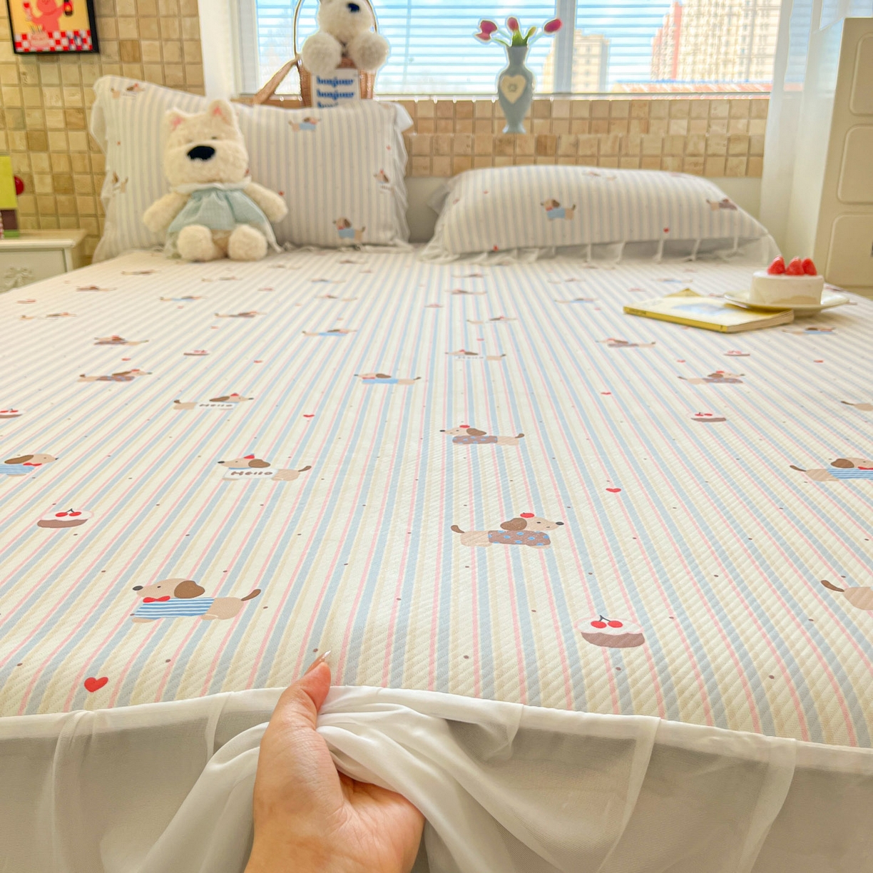 91家纺网 家纺一手货源 找家纺 川悦生活 2026新款雪纺冰丝床裙凉席三件套 床裙腊肠甜心