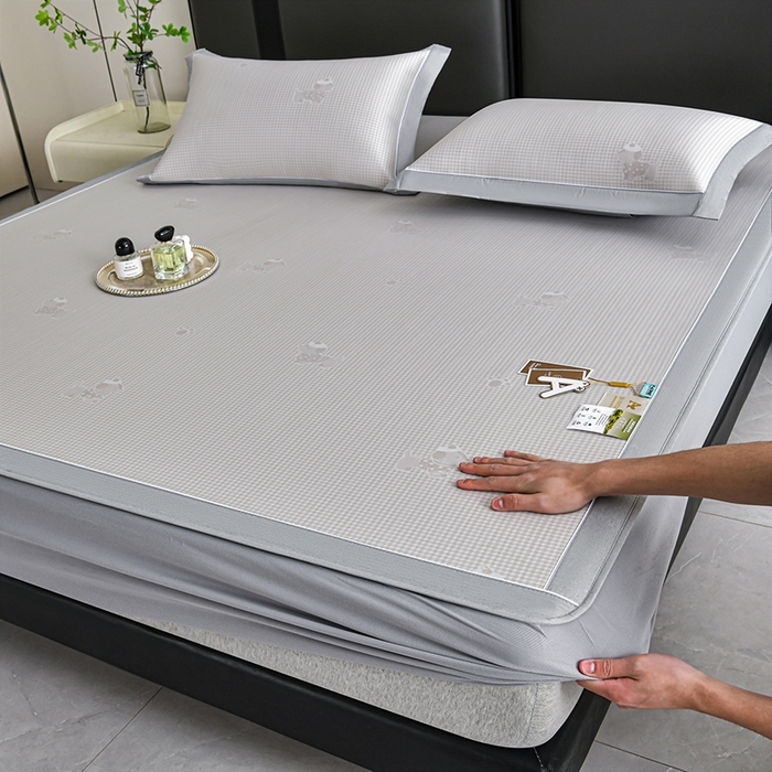 91家纺网 家纺一手货源 找家纺 小牛席业 2026新款【实拍风格】双PE高凉感-腊肠狗格纹提花冰丝席（床笠款）凉席竹席藤席冰藤席乳胶席豆豆席 香槟