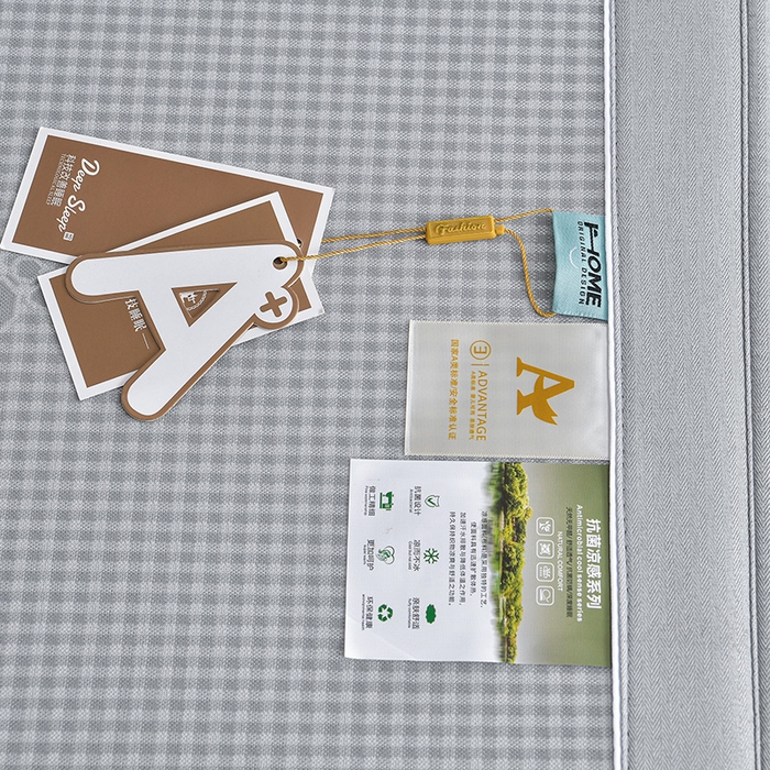 91家纺网 家纺一手货源 找家纺 小牛席业 2026新款【实拍风格】双PE高凉感-腊肠狗格纹提花冰丝席（床笠款）凉席竹席藤席冰藤席乳胶席豆豆席 灰色