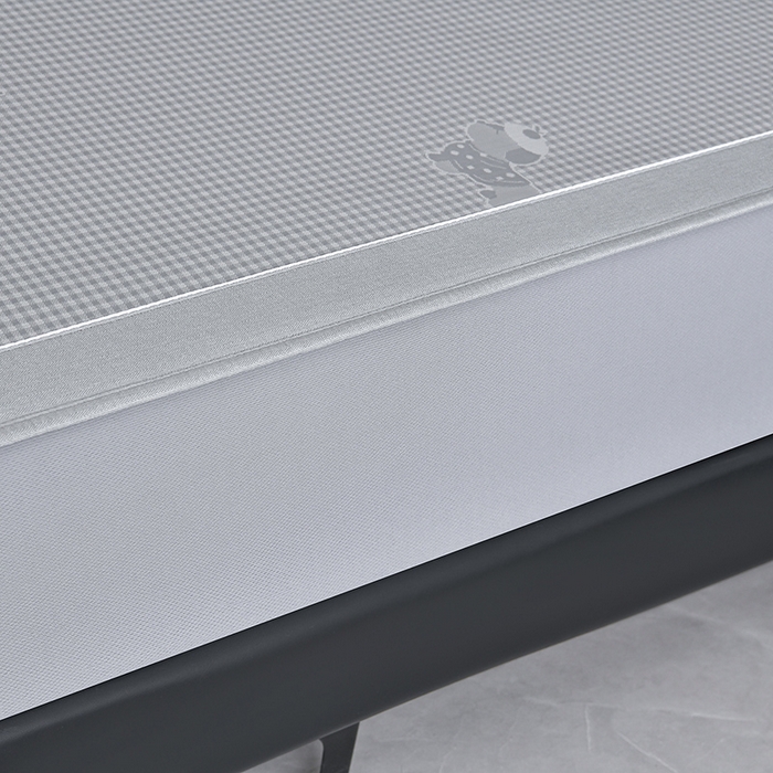 91家纺网 家纺一手货源 找家纺 小牛席业 2026新款【实拍风格】双PE高凉感-腊肠狗格纹提花冰丝席（床笠款）凉席竹席藤席冰藤席乳胶席豆豆席 灰色