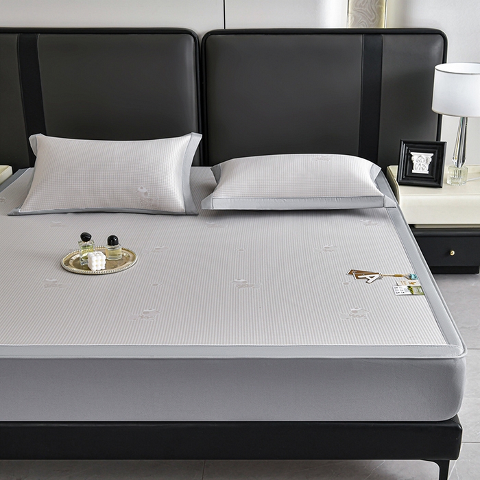 91家纺网 家纺一手货源 找家纺 小牛席业 2026新款【实拍风格】双PE高凉感-腊肠狗格纹提花冰丝席（床笠款）凉席竹席藤席冰藤席乳胶席豆豆席 香槟