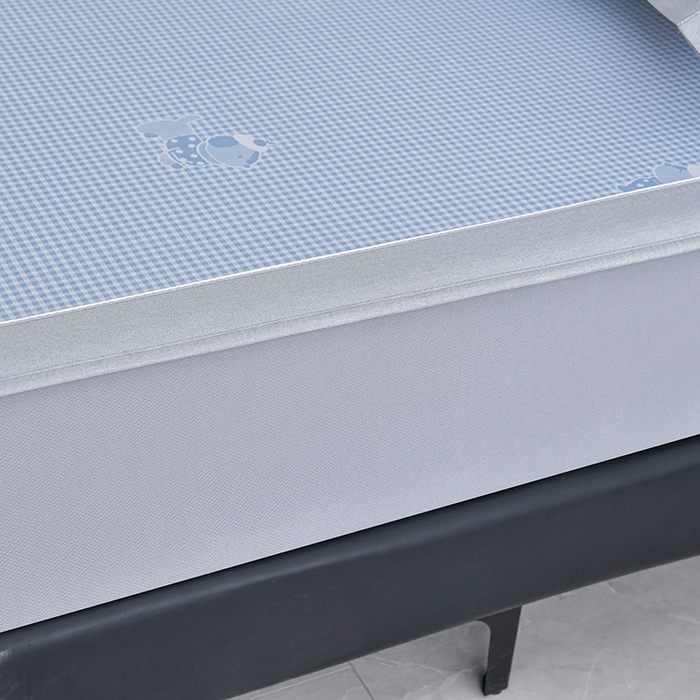 91家纺网 家纺一手货源 找家纺 小牛席业 2026新款【实拍风格】双PE高凉感-腊肠狗格纹提花冰丝席（床笠款）凉席竹席藤席冰藤席乳胶席豆豆席 蓝色