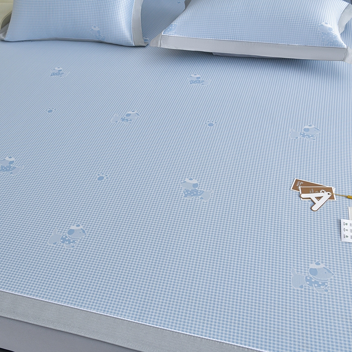 91家纺网 家纺一手货源 找家纺 小牛席业 2026新款【实拍风格】双PE高凉感-腊肠狗格纹提花冰丝席（床笠款）凉席竹席藤席冰藤席乳胶席豆豆席 蓝色