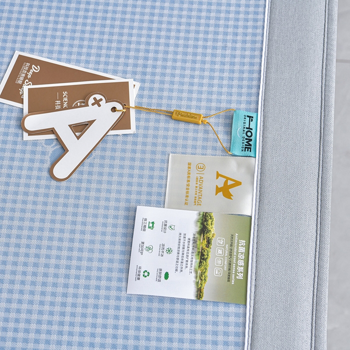 91家纺网 家纺一手货源 找家纺 小牛席业 2026新款【实拍风格】双PE高凉感-腊肠狗格纹提花冰丝席（床笠款）凉席竹席藤席冰藤席乳胶席豆豆席 蓝色