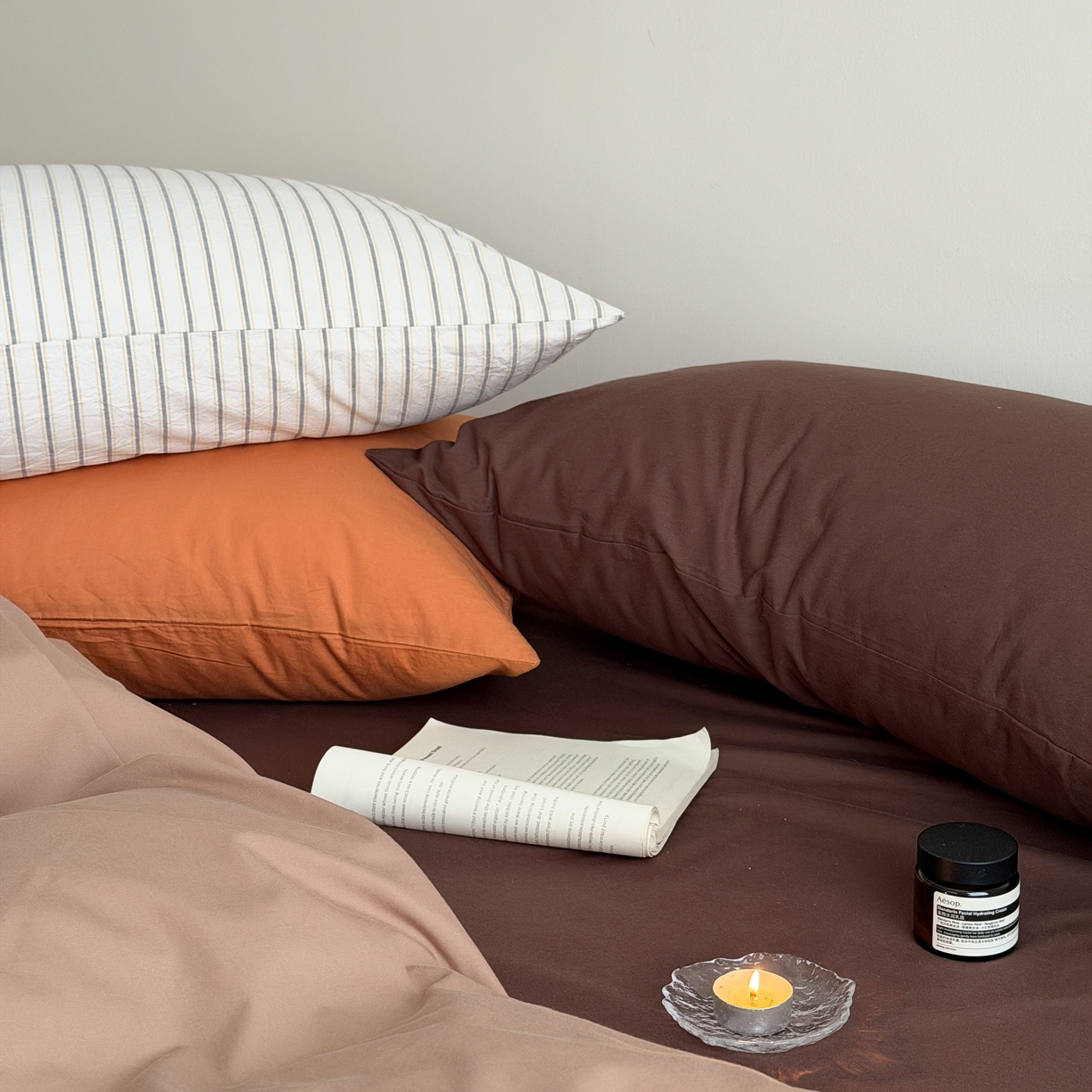 91家纺网 家纺一手货源 找家纺 蜜宿 2026新款纯色混搭全棉纯棉40s水洗棉四件套 脏脏茶棕（枕套南瓜泥+摩卡）