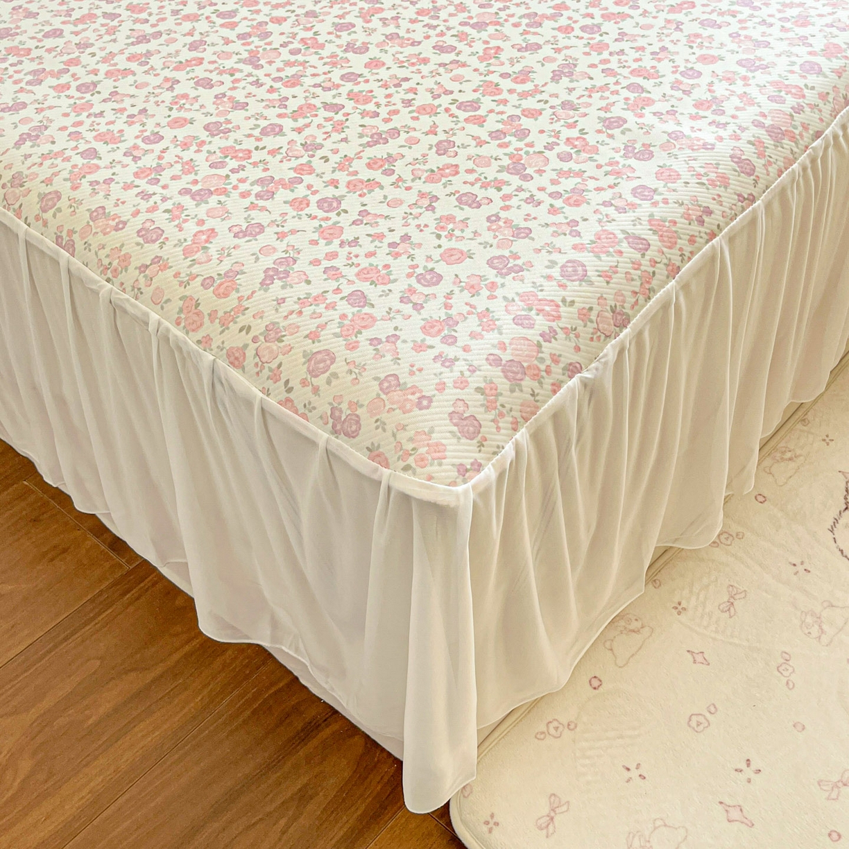 91家纺网 家纺一手货源 找家纺 川悦生活 2026新款雪纺冰丝床裙凉席三件套 床裙清新花芋