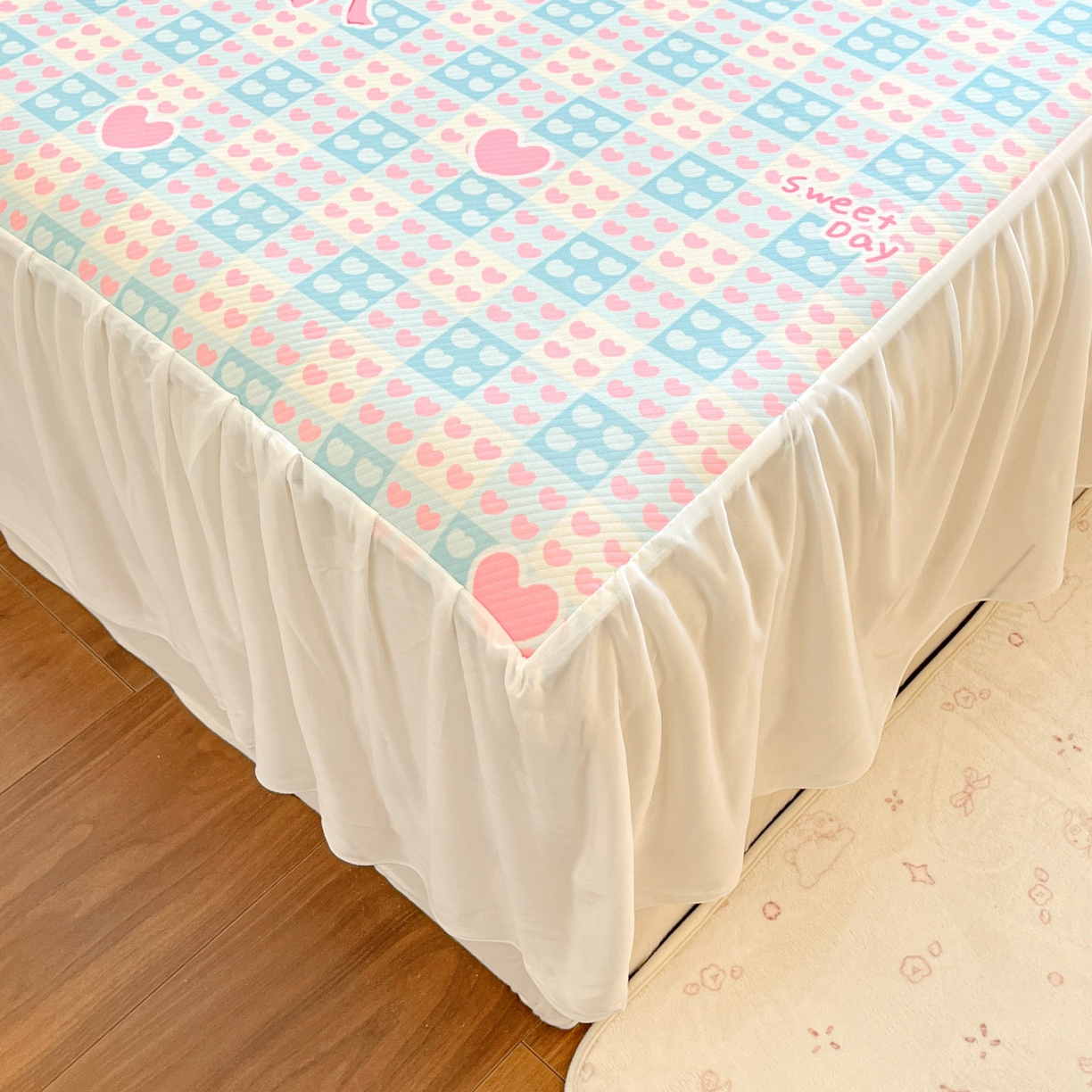 91家纺网 家纺一手货源 找家纺 川悦生活 2026新款雪纺冰丝床裙凉席三件套 床裙甜梦心愿