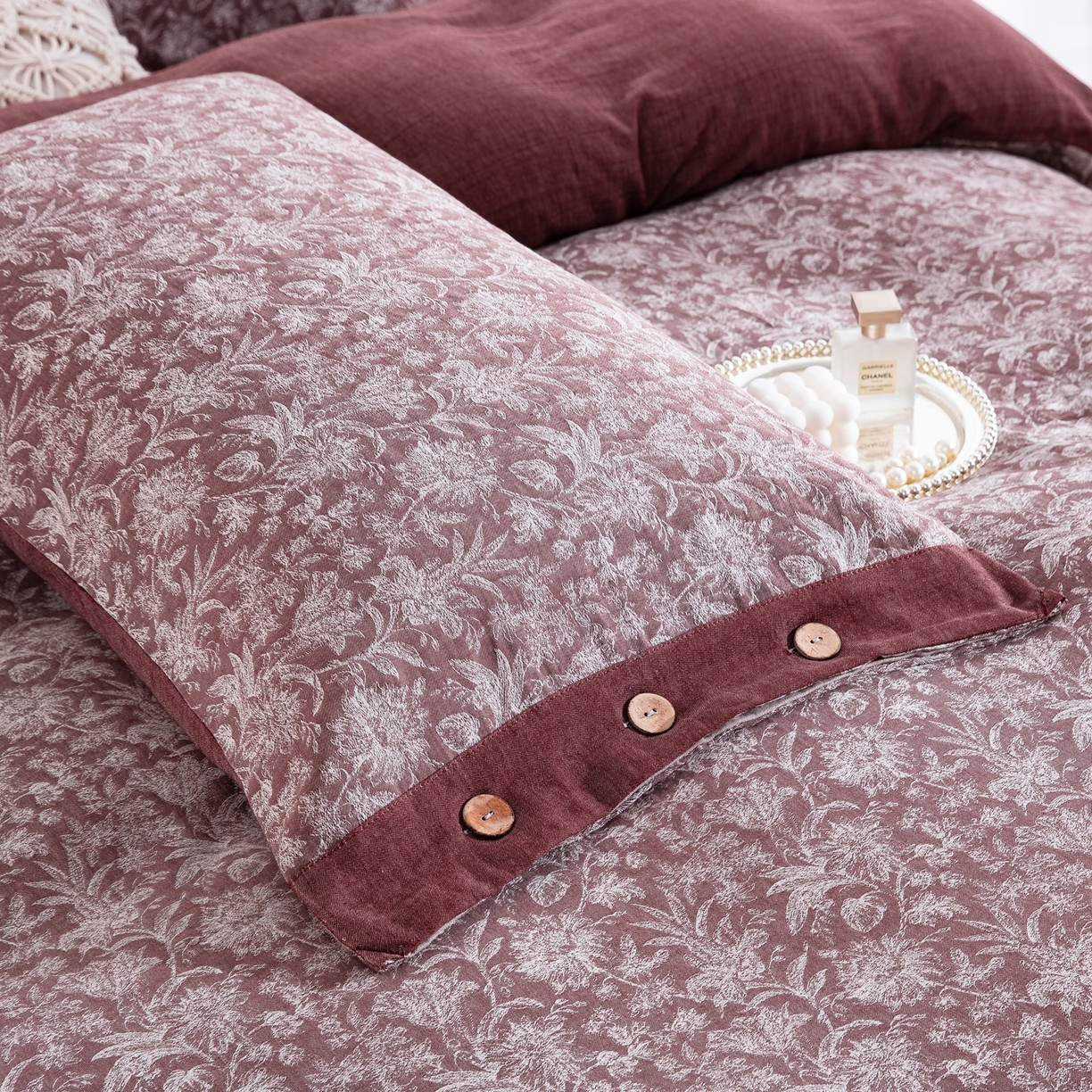 91家纺网 家纺一手货源 找家纺 （总）双层纱家居 2026新款全棉色织提花纽扣款四件套